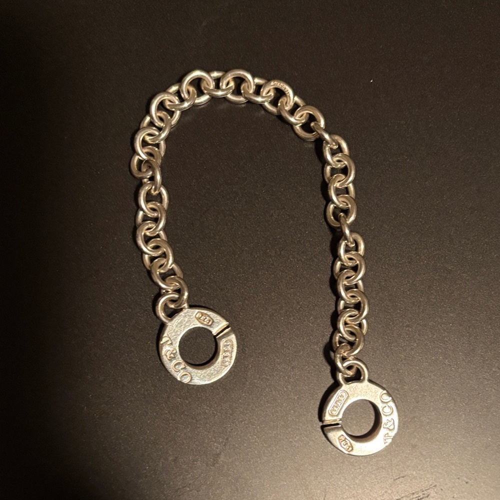 J28 TIFFANY AND CO VINTAGE Elegant Silver Chain Bracelet